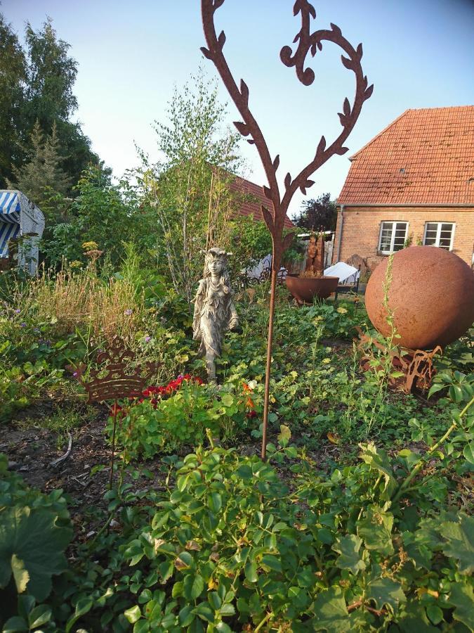 Kustenliebe Gartenpension & Ferienwohnungen Бёргеренде-Ретвиш Экстерьер фото
